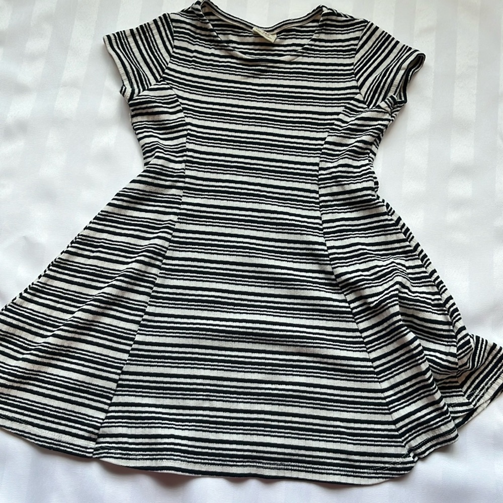 Striped Fit-and-Flare Short Sleeve Dress - Black & White
